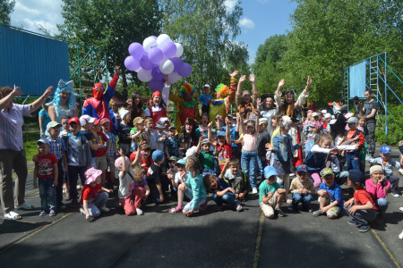 ГК Батик поздравил детей с наступающим праздником